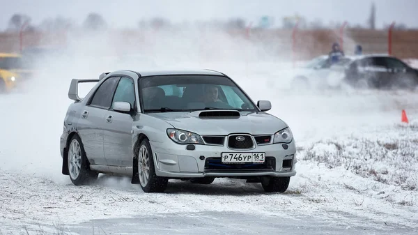 Rallye d'hiver. Subaru Impreza wrx . — Photo