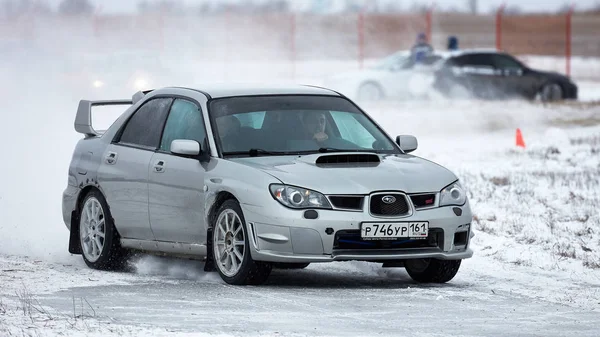 Rali de Inverno. Subaru Impreza wrx . — Fotografia de Stock