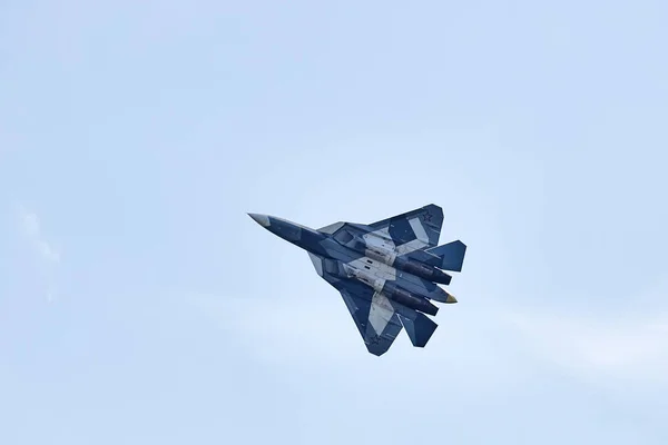 新しいロシアの 5 世代の戦闘機 Su 57 (T-50) — ストック写真