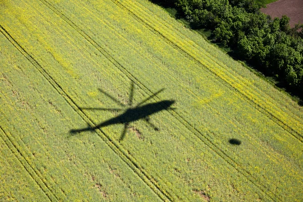 Sombra Helicóptero Helicóptero Transporte Vuelo Con Dispositivo Desarrollo Toneladas Codificación — Foto de Stock