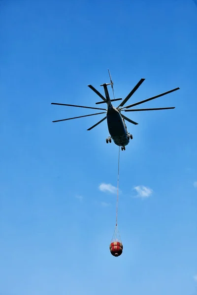 Szállítás Helikopter Repülési Túlcsordulás Készülékkel Tonna Nato Egységes Szerkezetbe Foglalását — Stock Fotó