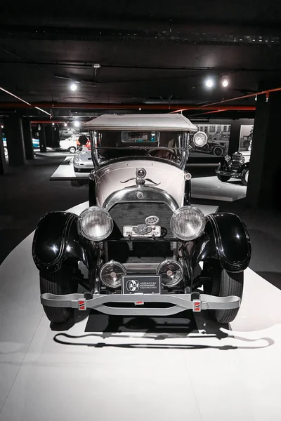 CADILLAC TYPE V-63 TOURING 1924. Retro car on exhibition. — Stock Photo, Image