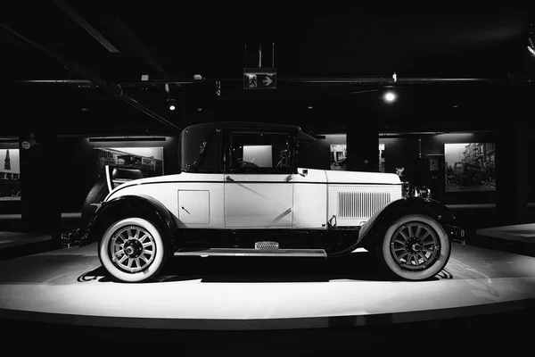 Buick Grand Master Six Coupe 1927. американський вінтажний автомобіль. — стокове фото