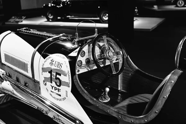 福特V8垄断印第安纳波利斯风格1936年美国古董货 — 图库照片