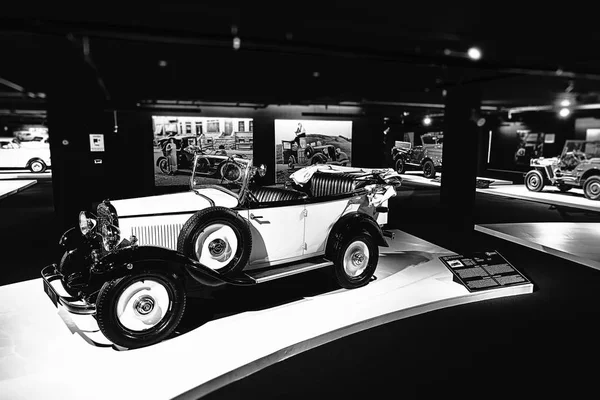 フィアット508バリラ1932 。展示会でレトロな車。クラシックカー — ストック写真