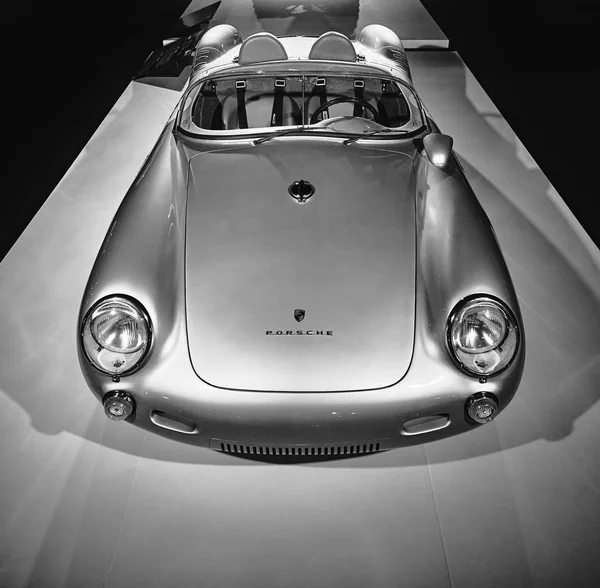 Porsche 550 Spyder. Primeiro carro de corrida Porsche lendário. Vindima — Fotografia de Stock