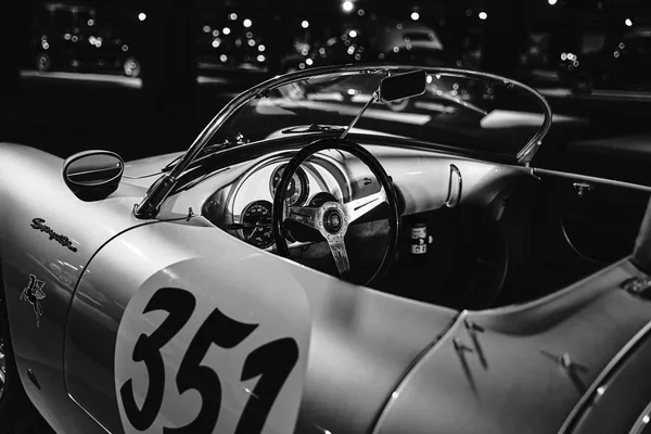 Porsche 550 Spyder. Legendary first Porsche racing car. Vintage — ストック写真