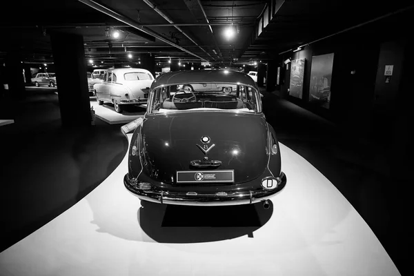 BMW 502 German luxury saloon car. The most exclusive BMW car — 스톡 사진