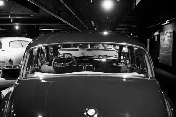 Bmw 502 Γερμανικό πολυτελές αυτοκίνητο σαλούν. Το πιο αποκλειστικό αυτοκίνητο Bmw — Φωτογραφία Αρχείου