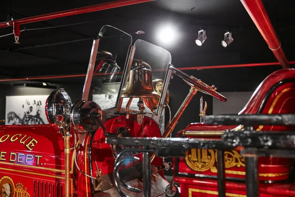 Seagrave Modelo 6WT (1924) Camión de bomberos retro. Coche retro . — Foto de Stock