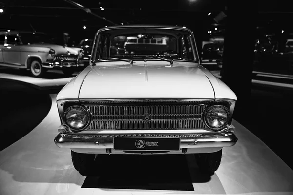 Μόσκοβιτς-408. Σοβιετικό παλιό αυτοκίνητο. Ρετρό αυτοκίνητο. Έκθεση Κλασικού Αυτοκινήτου — Φωτογραφία Αρχείου