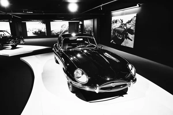 Jaguar E-Type (Xke). Den vackraste bilen. Retrobil. Klassisk bil — Stockfoto