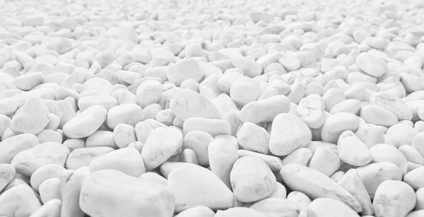 Cailloux blancs fond de pierre. Détente, méditation et calme autour de nous . — Photo