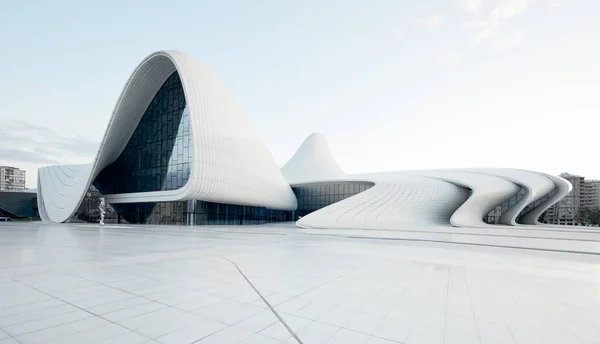 Heydar Aliyev Center. designed by Zaha Incredible architecture. — Stock Photo, Image