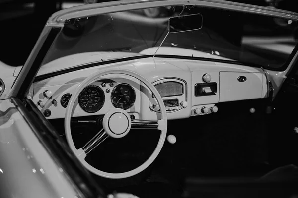 Porsche 356 Pre-A. Cabriolet. Voiture rétro. Exposition de voitures classiques — Photo