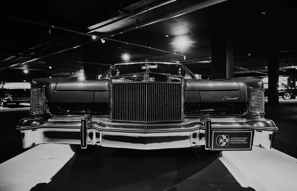 Lincoln continental mark iv, ein amerikanischer Klassiker. Oldtimer — Stockfoto