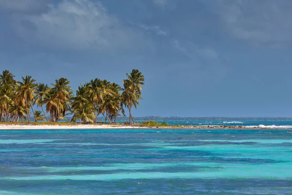 Isla Tropical Vista Playa Desde Agua —  Fotos de Stock