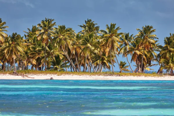 Isola Tropicale Veduta Della Spiaggia Dall Acqua — Foto Stock