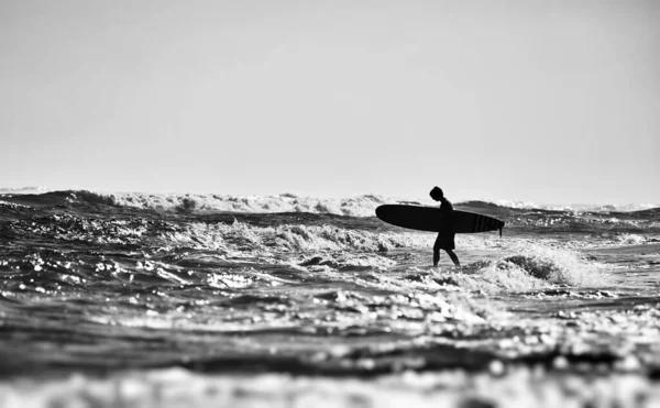 Surfer Strand Surfer Auf Einem Meeresstrand Wassersport — Stockfoto