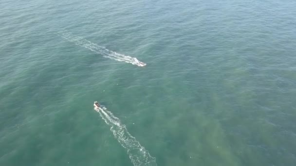 Pilotos Profissionais Jet Ski Competidores Fazem Truques Para Juízes Nas — Vídeo de Stock