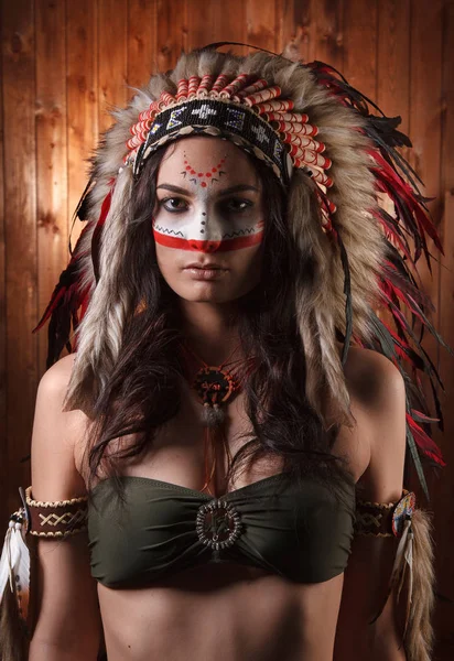 Indianka z tradycyjnych makijaż — Zdjęcie stockowe