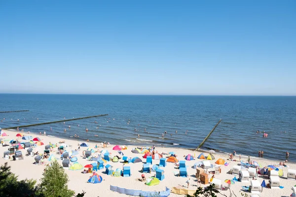 Пляж Косерева Острові Узедом Балтійському Морі Поруч Пірсом Відпочивачами Купання — стокове фото