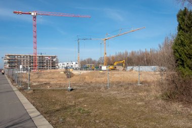 Leipzig 'de yeni tasarlanmış Lindenau limanının manzarası 