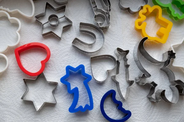 Formas para cortar para masa para hornear galletas en el mar de Navidad — Foto de Stock