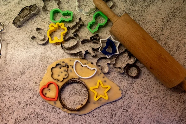 Asse Biscoitos Maravilhosa Temporada Natal Com Farinha Massa Biscoitos — Fotografia de Stock