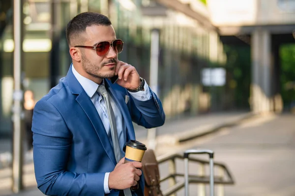 Hombre Negocios Exitoso Utilizando Teléfono Móvil Hombre Teléfono Inteligente — Foto de Stock