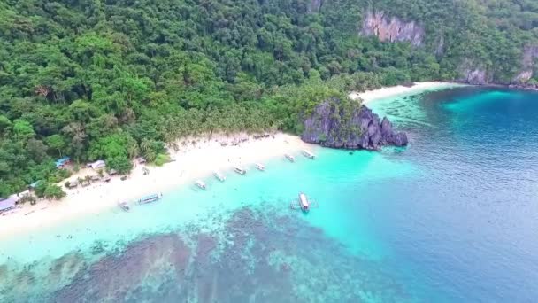 Flygfoto Över Tropical Beach Holiday Seven Commandos Beach Nido Palawan — Stockvideo