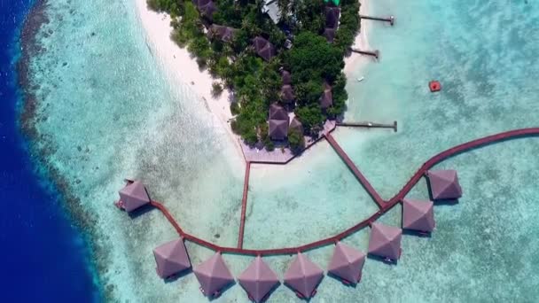 Maldivler Adaları Teki Villas Resort Taki Luxurious Overwater Bungalovlarının Hava — Stok video