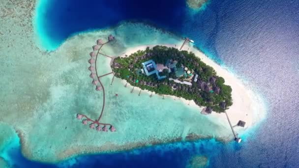 Vista Aérea Luxuoso Overwater Villas Resort Nas Ilhas Maldivas — Vídeo de Stock