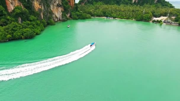 Aerial View Speed Boat Eléri Partján Trópusi Strandon — Stock videók