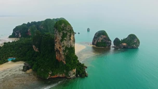 Вид Повітря Тропічний Пляж Острови Скель Таїланд — стокове відео