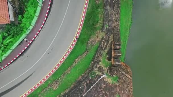 Luchtfoto Van Auto Verkeer Huizen Meer Chiang Mai City Thailand — Stockvideo