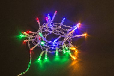 Noel çelenk, yeni yıl, ışık, led aydınlatma, podstvetka, Dekorasyon, yılbaşı ağacı, tatil, ampul, parlaklık, renk, kırmızı, beyaz, mavi, sarı, yeşil, turuncu, soğuk ışık, sıcak ışık, elektrik, Tel, güzel, kutlama, Noel, dekor, se