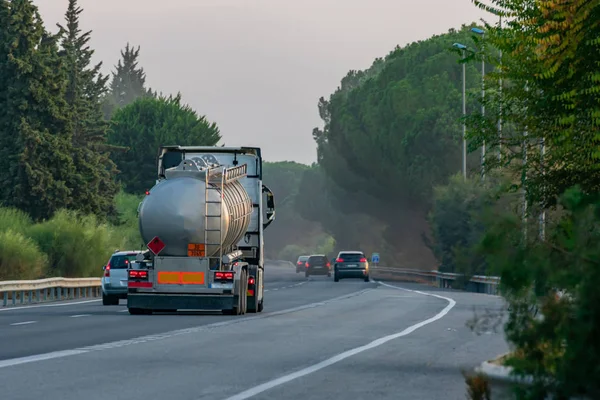 Camión Cisterna Mercancías Peligrosas Carretera — Foto de Stock