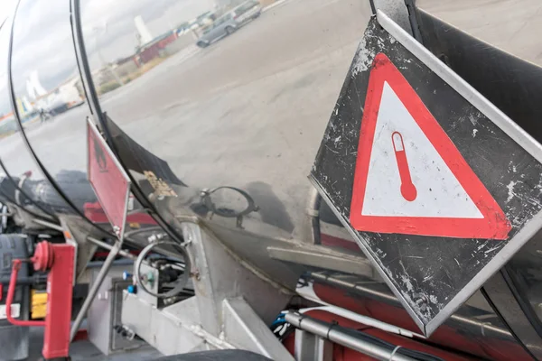 Tehlikeli mallardan oluşan bir tank kamyonu