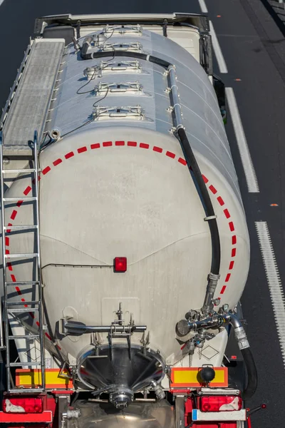 Ansicht Eines Tanklastwagens Für Den Transport Von Pulver — Stockfoto