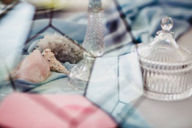 güzel şeyler ve çiçeklerle düğün günü