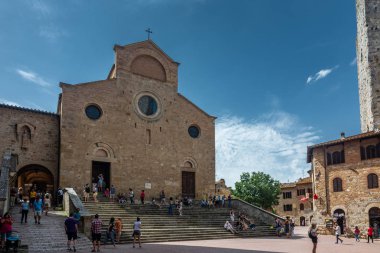San Gimignano 'daki Piazza del Duomo