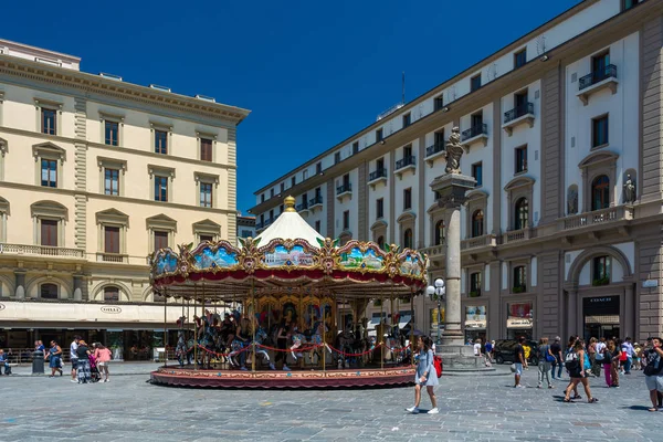 Republic square in Florence — Stock Photo, Image