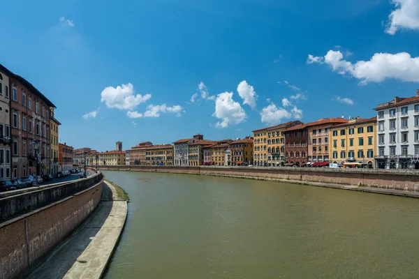 Pisa 'daki Arno Nehri.