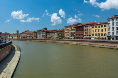 Pisa 'daki Arno Nehri.