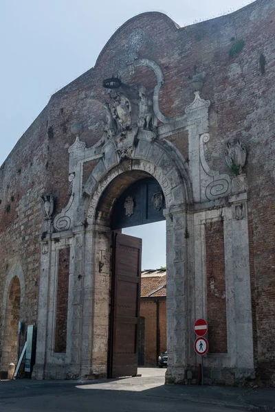 Porta Comollia en Siena —  Fotos de Stock