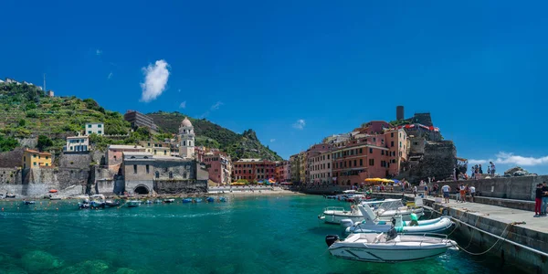 Vernazza na Itália, o terre cinque — Fotografia de Stock