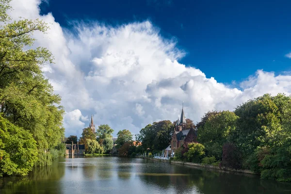 Lago Minnewater en Brujas —  Fotos de Stock