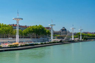 Fransa 'nın Lyon kentindeki Rhone Nehri üzerinde panoramik görüntüleme