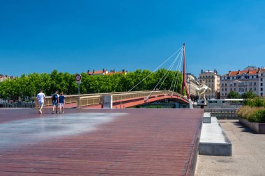 Lyon 'daki yaya köprüsü.